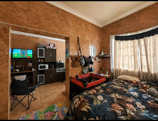 5 BEDROOM HOUSE FOR SALE IN PEACEHAVEN